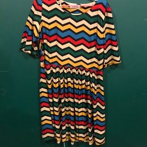 Ultra flattering knee length short sleeve dress